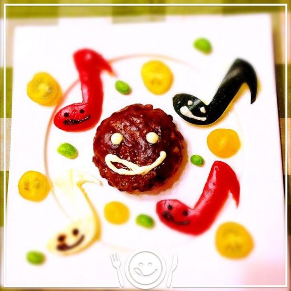 ミイルちゃんバーグと愉快な仲間たち☆ 今日は、＠disneybear くまちゃんのお誕生日です♪ いつもほんとに明るくて楽しいくまちゃんをイメージしてみたよ(=^ェ^=) 大好きなくまちゃん、これからも笑顔いっぱい元気いっぱい、ハッピーな毎日を過ごしてね♡ ステキなお誕生日＆一年を〜*\(^o^)/*