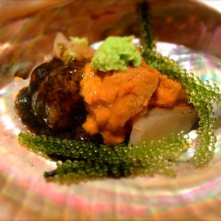 蒸しあわびと白エビとうに