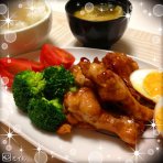 今日は簡単美味しい鶏肉のさっぱり煮(*^^*)
鶏肉はもちろんだけど味の染みた煮卵が大好きですo(^_^)o
コレステロールが…(￣O￣;)
