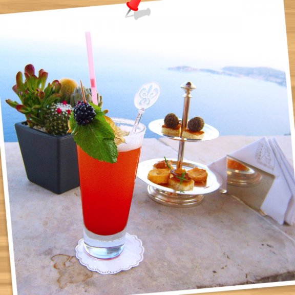 ❤️高台のベストスポットでのカクテル❤️ @Eze