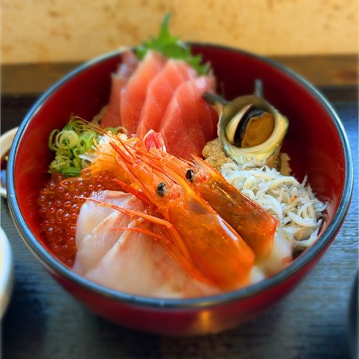 三崎「魚市場食堂」>