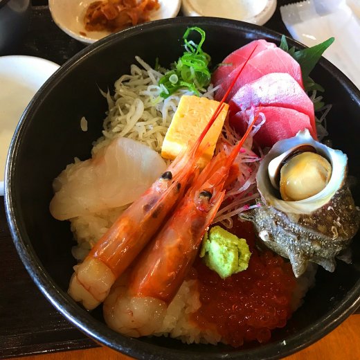 三崎「魚市場食堂」>