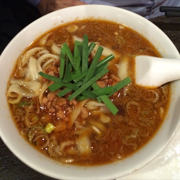 刀削麺 ()