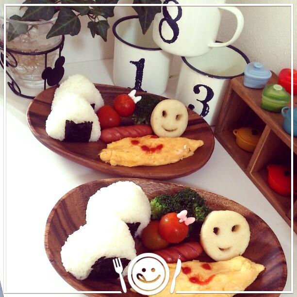 ٩(๑´0`๑)۶♬おっはよー♬
日曜日から過ごしやすい日が続いてます！
あのバカみたいに暑い日はなんだったんだろうって感じです((((;´•ω•`)))
今日は朝からは曇り空です…昼から雨降るみたいですね(๑•́ ₃ •̀๑)
夏野菜さん達お水欲しがってるからちょうど良かったかな(*ﾟ▽ﾟ)ﾉ
今日も１日笑顔で頑張りましょう\(ϋ)/\(ϋ)/♩