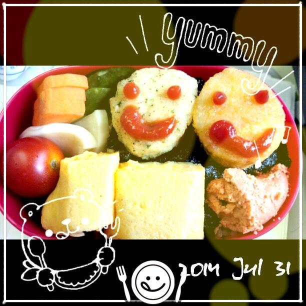 さて今日も食べるまえに、地味弁にミイルちゃんマジックを
　(笑´∀｀)