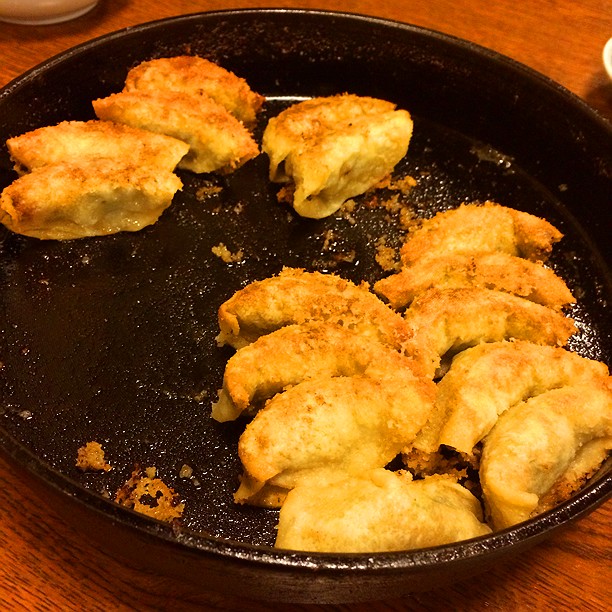 鉄 鍋 餃子 福岡 ストア 荒江