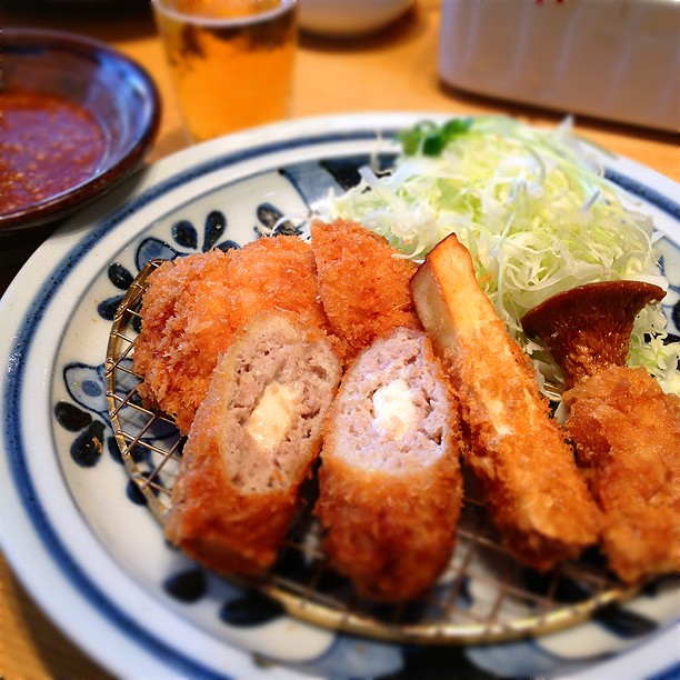 とんかつ 極圧とんかつを贅沢に挟んだ 【KATSU ~勝つ~ BOX】🐽 ⁡ 24時間