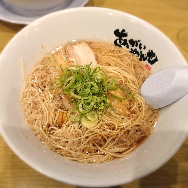 あがいやんせ 安い ハラミラーメン