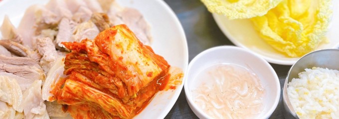 훼미리손칼국수보쌈