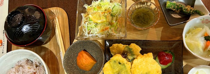 茶フェ&Lunch 輝恒（きつね）