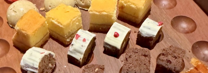 RISTORANTE & BAR E'VOLTA（リストランテ アンド バー エボルタ）