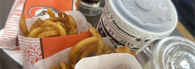 A&W 名護店
