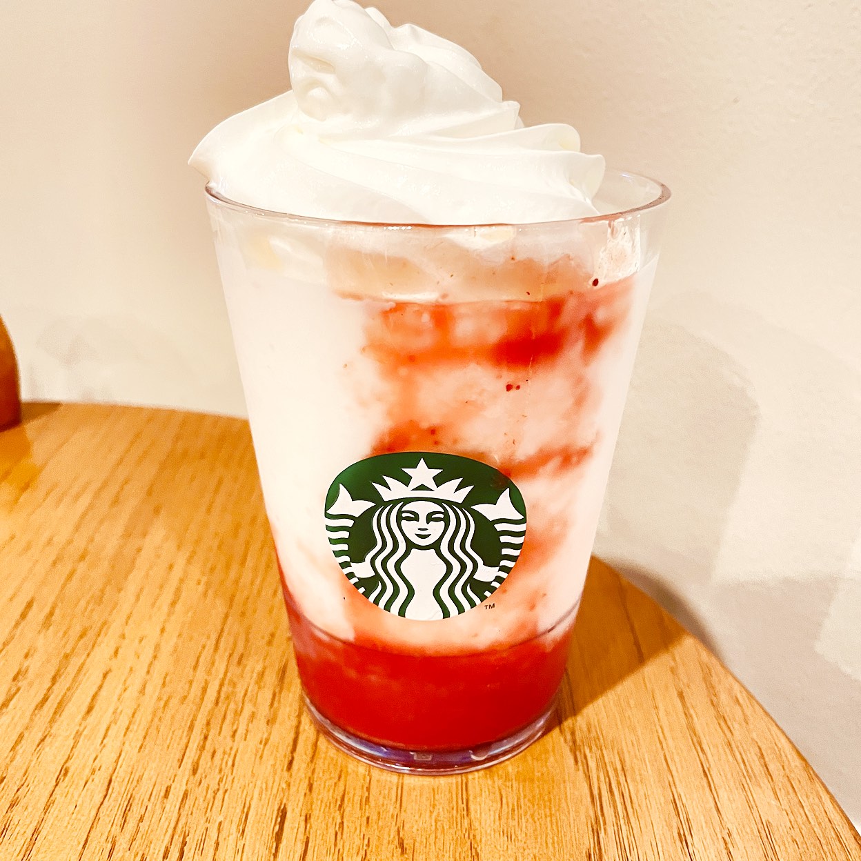 スタバコーヒー 赤 スターバックスコーヒー 赤坂Bizタワー店（赤坂/カフェ