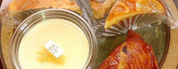 上杉農園  樹の下