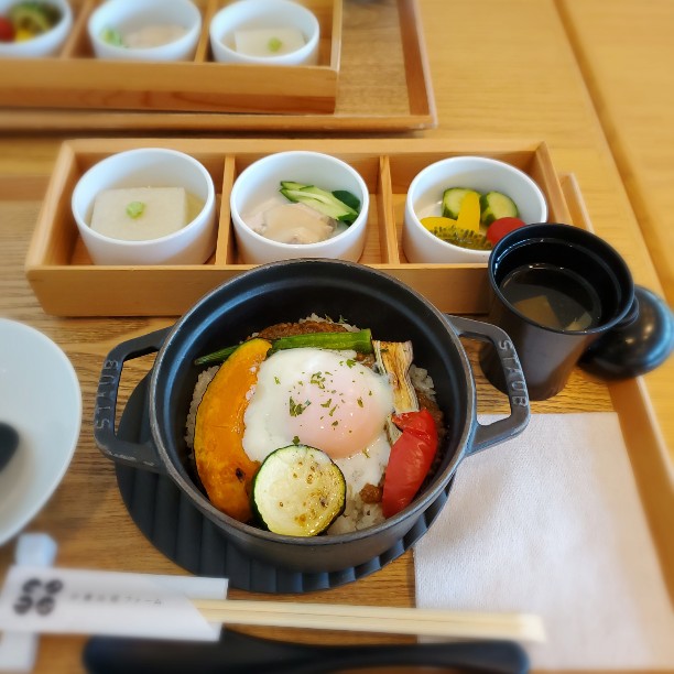 小倉山荘ファームダイニングカフェ>