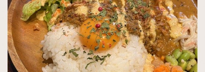 町屋モグラ　カレーとお酒