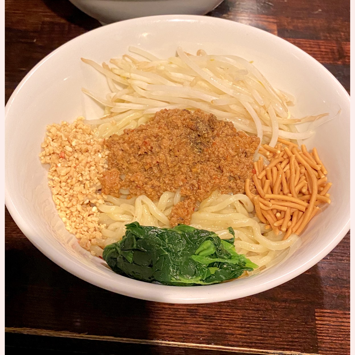 ほうきぼし 自家製麺 ほうきぼし 神田店(神田/ラーメン) | ホットペッパーグルメ