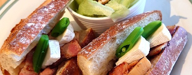 ハチカフェ