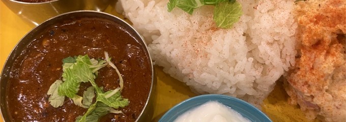 チーズケーキと彩りカレー Luna piena