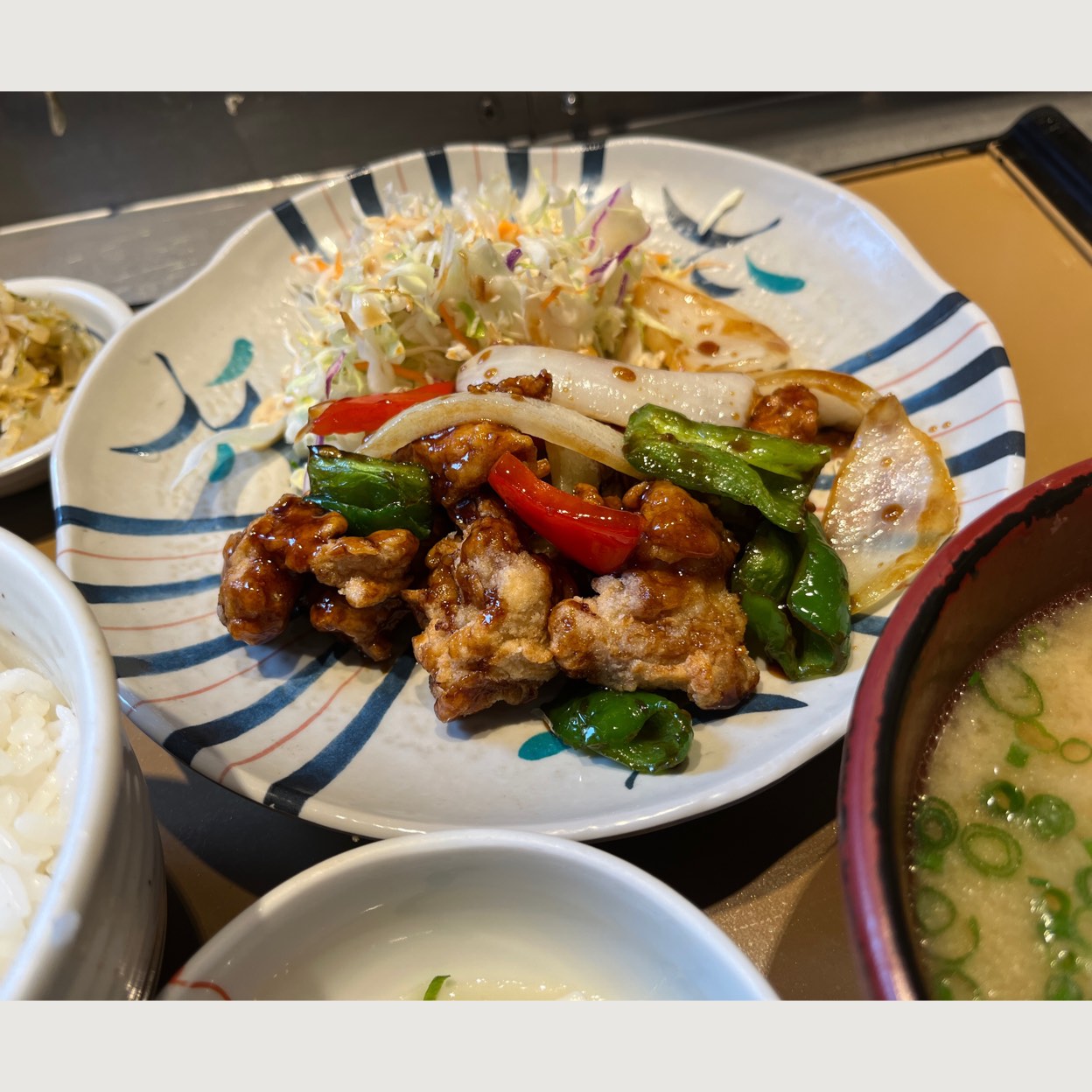 やよい 軒 新宿 明治 通り 店