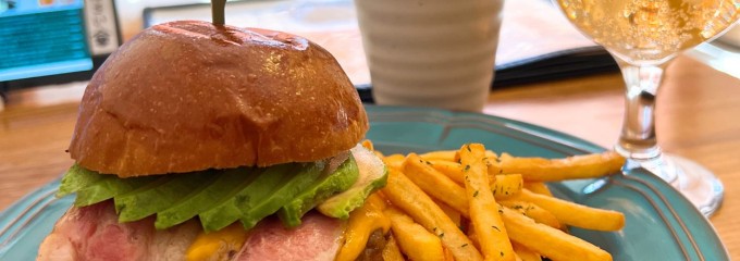 KAKUMEI burger＆cafe(カクメイバーガーカフェ)
