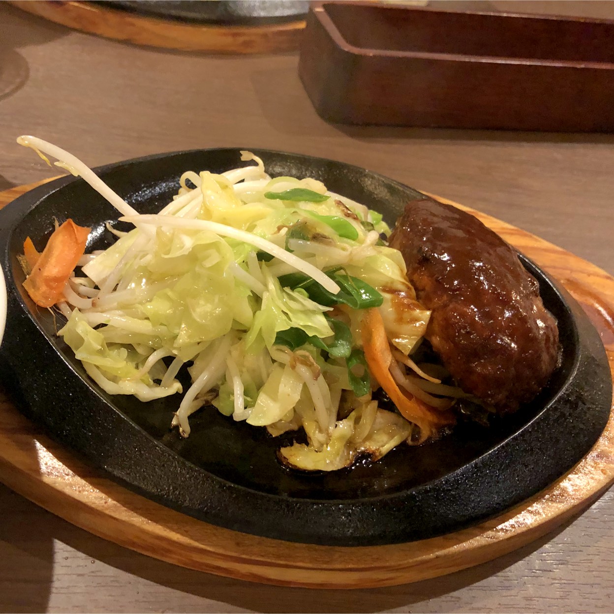 れすとらん 仔馬 秋葉 本店