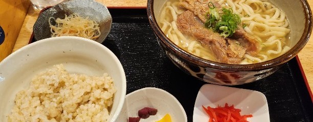 沖縄料理 ソーキ家