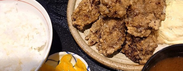 鮪小屋本店 エスカ店