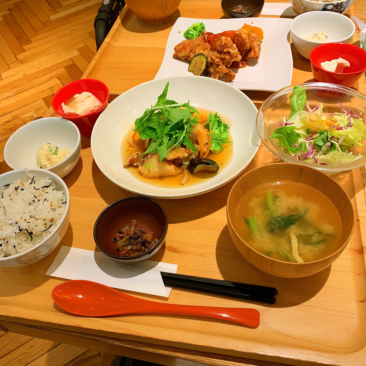 おぼんdeごはん 東京ドームシティラクーア店 (秋葉原水道橋・神田/後楽園/和食（その他）)