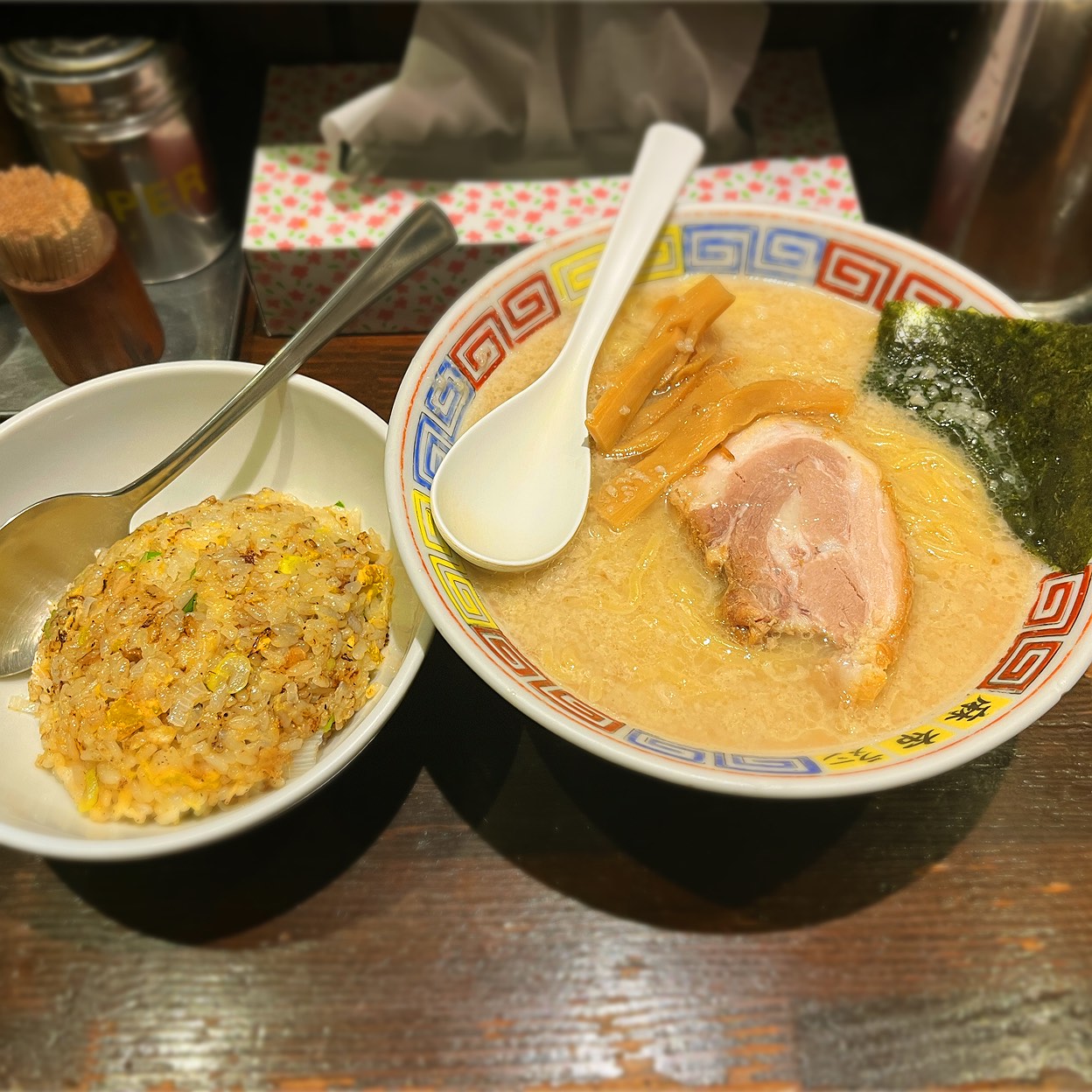 麻布ラーメン 麻布十番店>