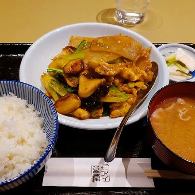 食堂 モアイ