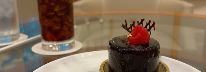 ロビーラウンジ クリスタルムーブメント