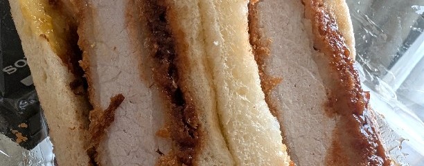 ベーカリーヤクワ