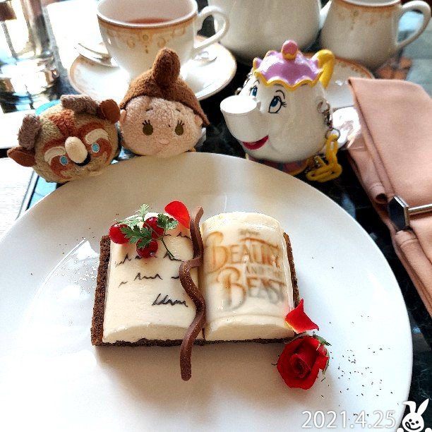 Aoikaede 東京ディズニーランドホテル ロビーラウンジ ドリーマーズ ラウンジ ケーキ ドーナツ の写真 ミイル Miil
