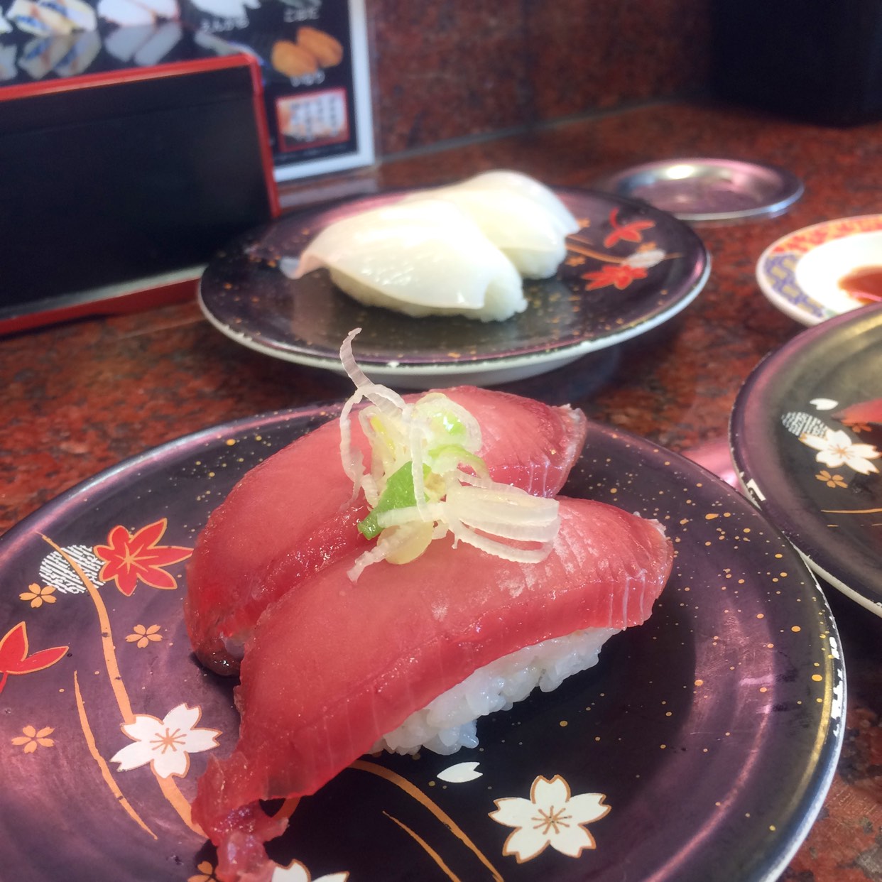 回転 寿司 まるく に 青柳 店