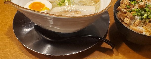 麺屋 軌跡 本店