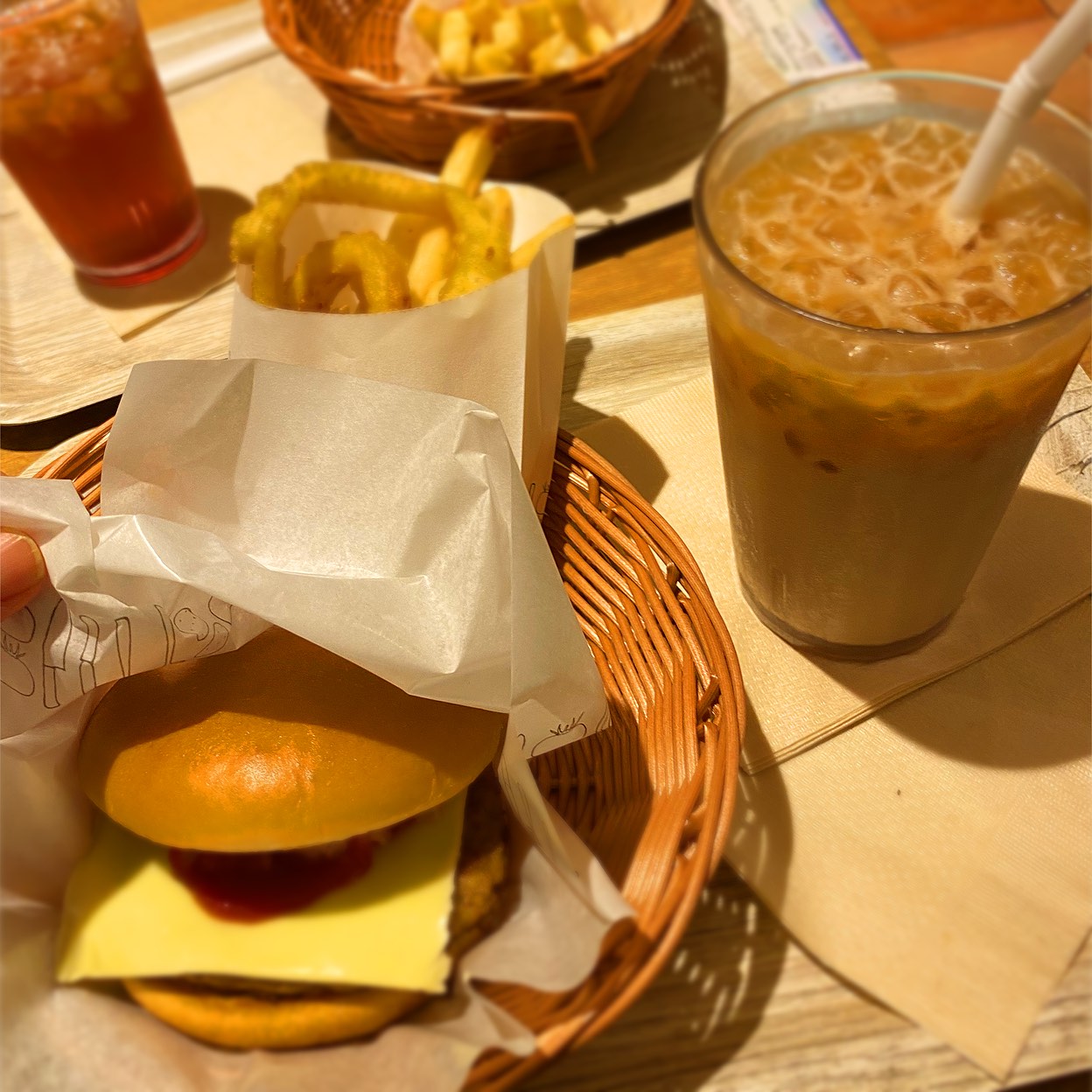 活動歴および当時の関連ビジュアル記録