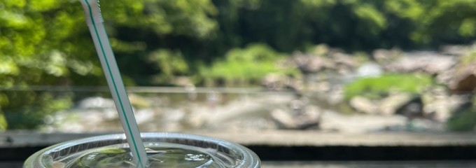黒茶屋 野外テラス 水の音