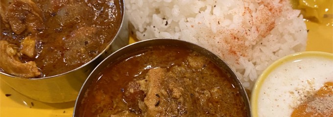 チーズケーキと彩りカレー Luna piena