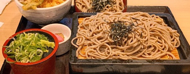 てんぷら・そば・釜炊おにぎり 門左衛門