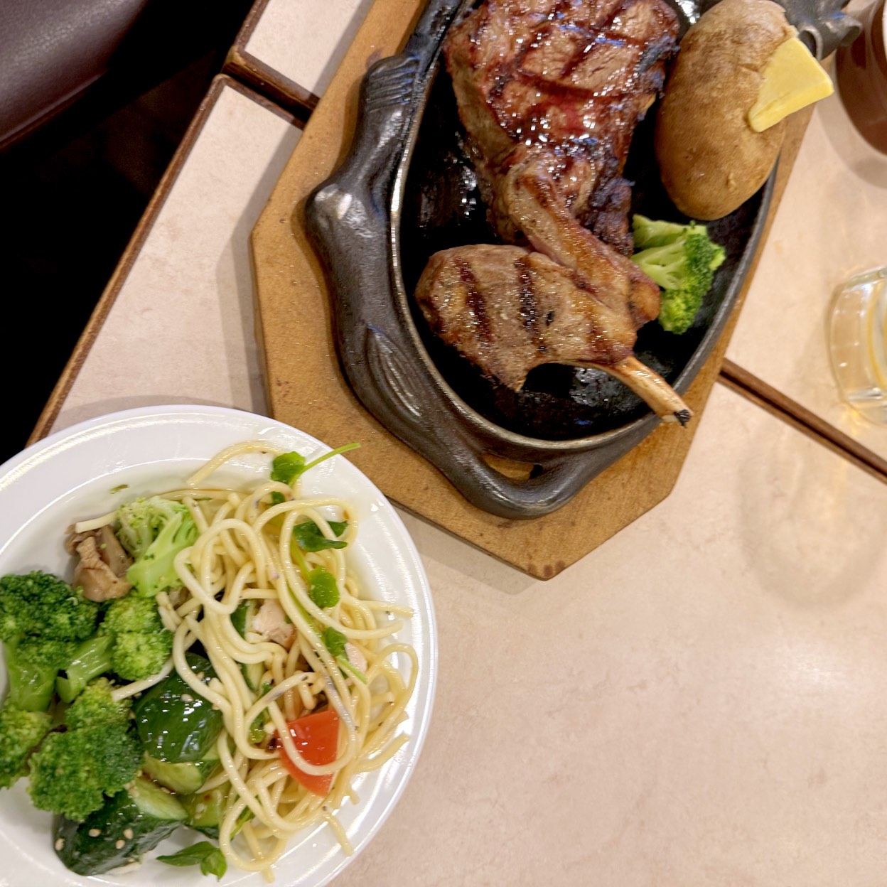 フォルクス 西 参道 店