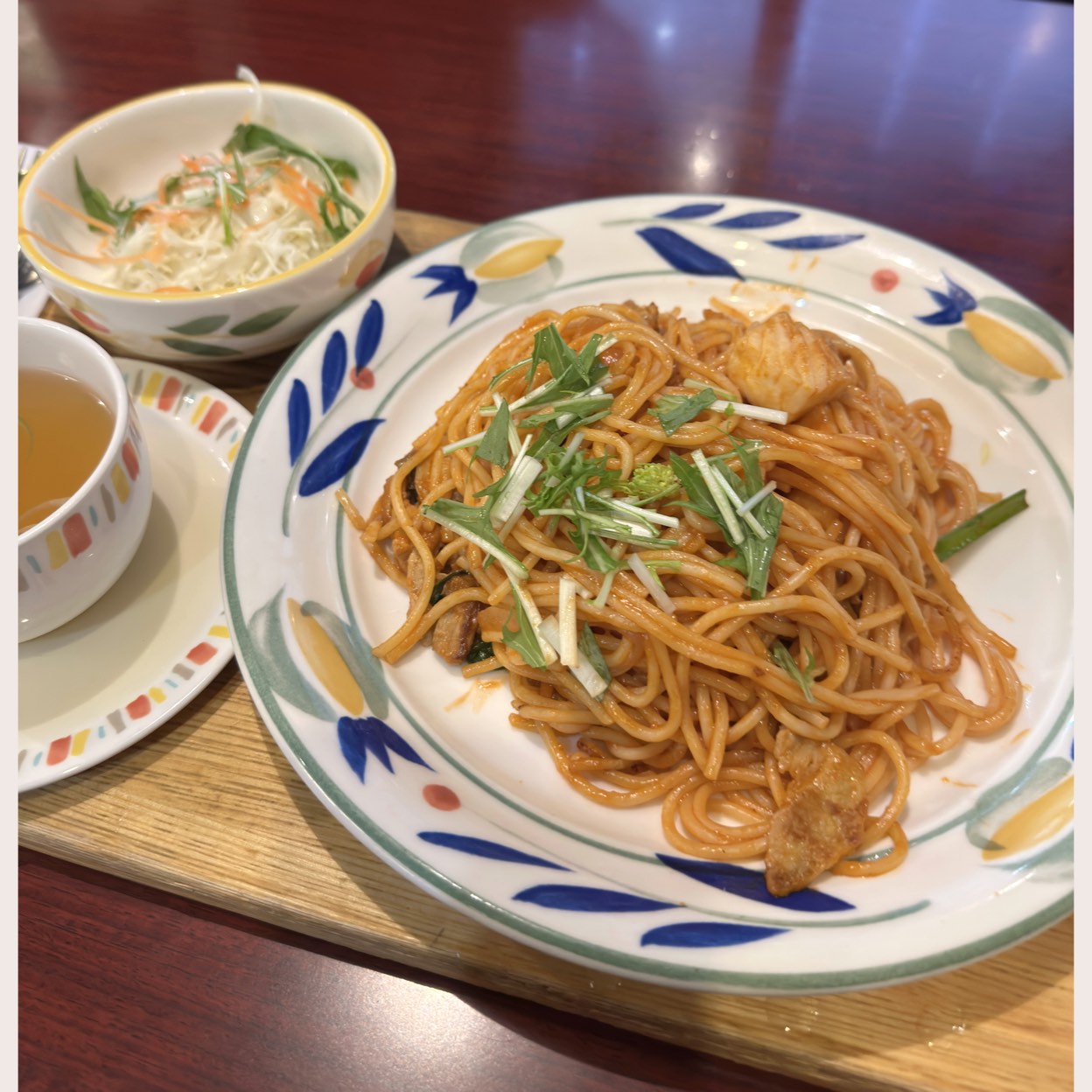 カフェ & デリ 伯爵 邸