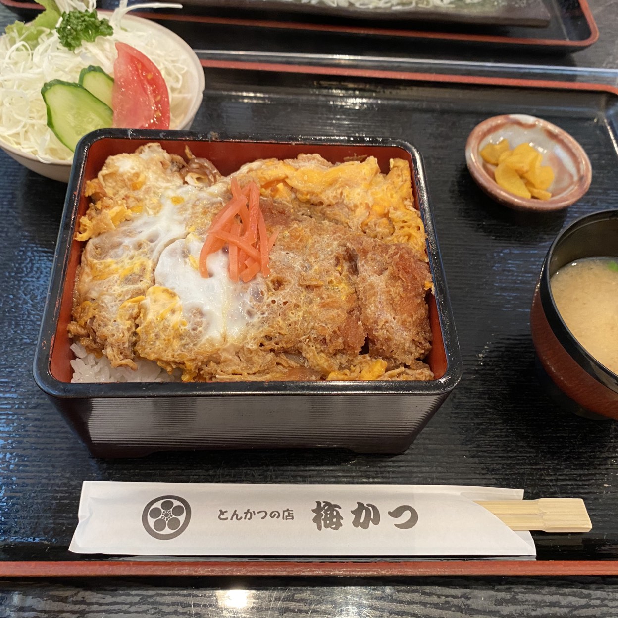 名店「とんかつの店 梅かつ」の評判！リピート必至のランチと混雑真相