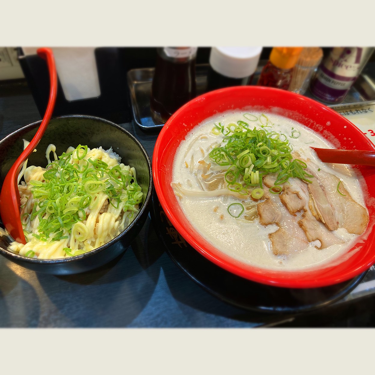 みなと 軒 三宮 高架 下 店