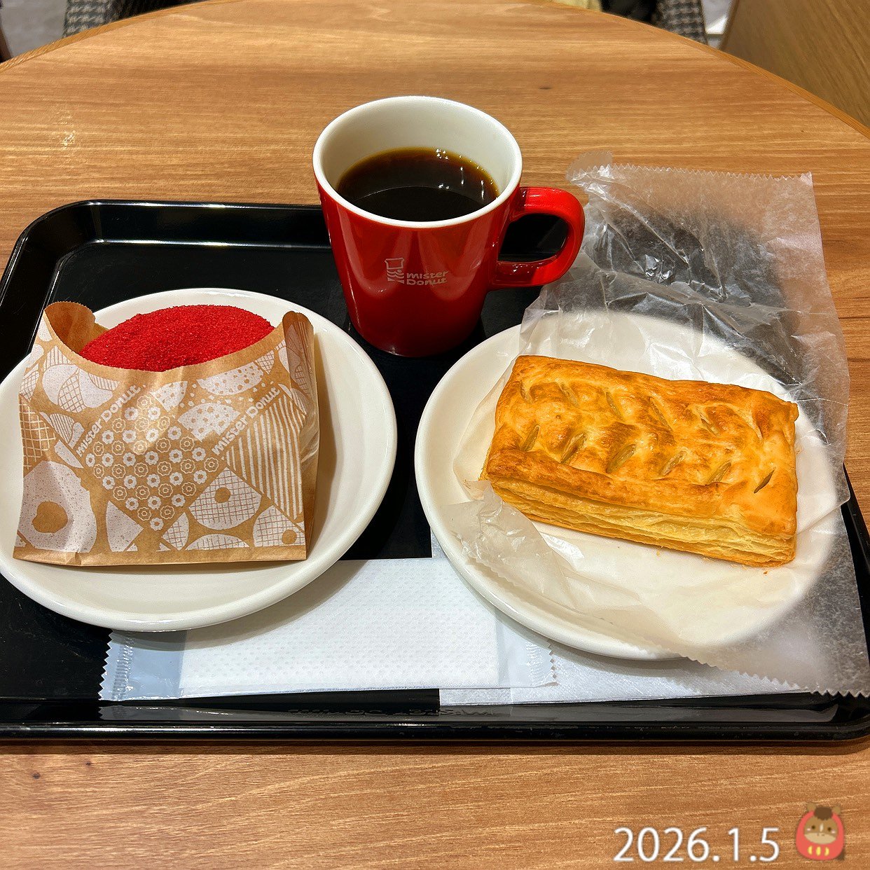 ミスド朝活モーニング始め☀️
つぶつぶコーンクリームパイ🌽
ダブルストロベリーリング🍓
クーポン利用で
ニューホームカット シナモンを
タダでお持ち帰り😆💕
テキパキお仕事して
なるべく早く帰宅しよう✨