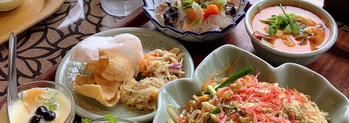 本格タイ料理と京タイの家 Baan Rim Naam