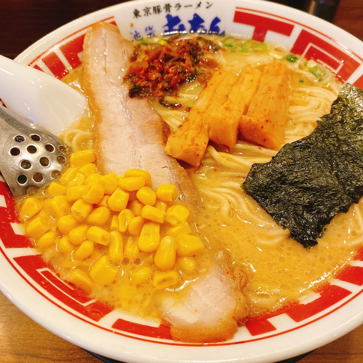 東京 豚 骨 ラーメン 屯 ちん 池袋 西口 店