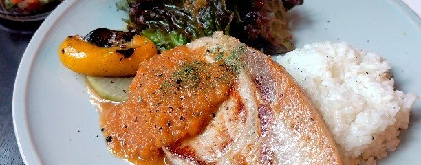 ムロマチカフェハチ