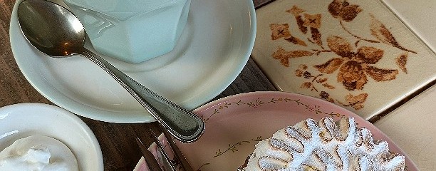 手作りケーキの店 屋根の上のガチョウ