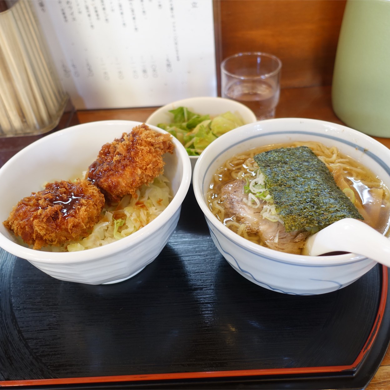 食 房 つ しま